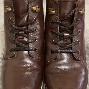 UGG Boy’s Brown Ankle Boots Waterproof– Size 5, Cozy Sheepskin Winter Boot.